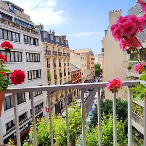 Village Faidherbe D'angle Moderne Paris